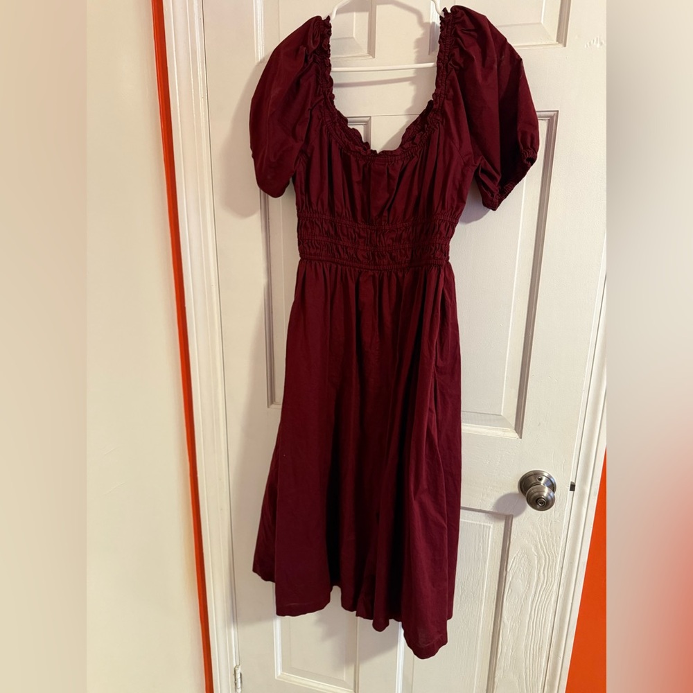 Burgundy Midi Dress with Puff Sleeves - Picture 4 of 5